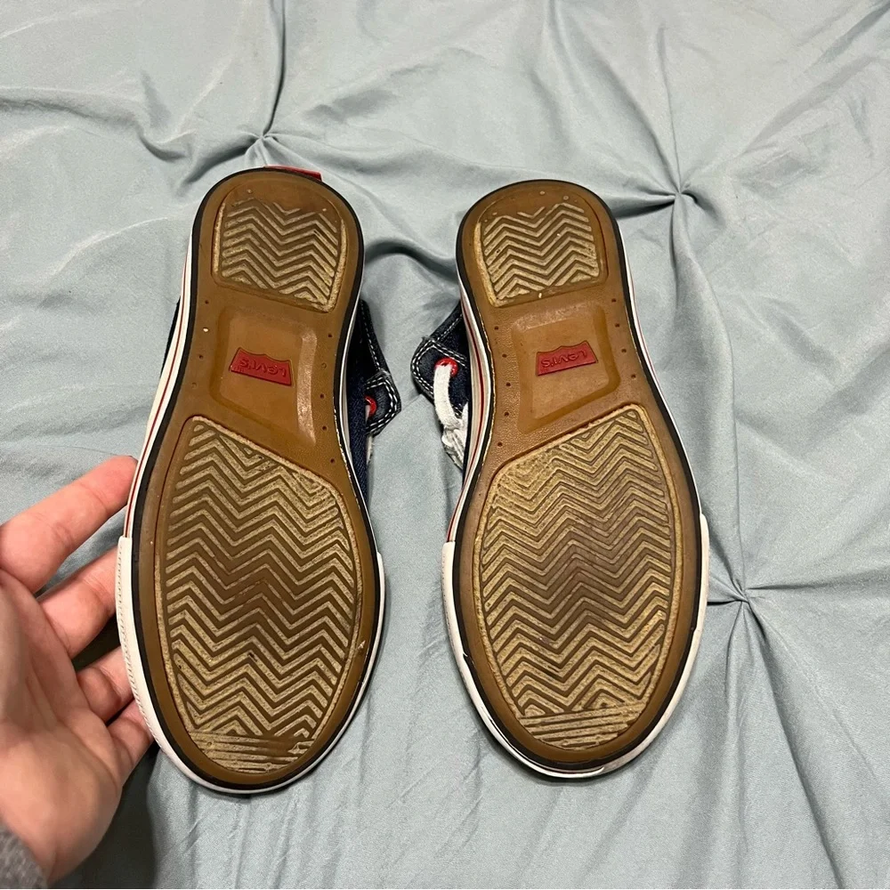 Kids Levi’s Denim Hightop Sneakers Distressed size 2